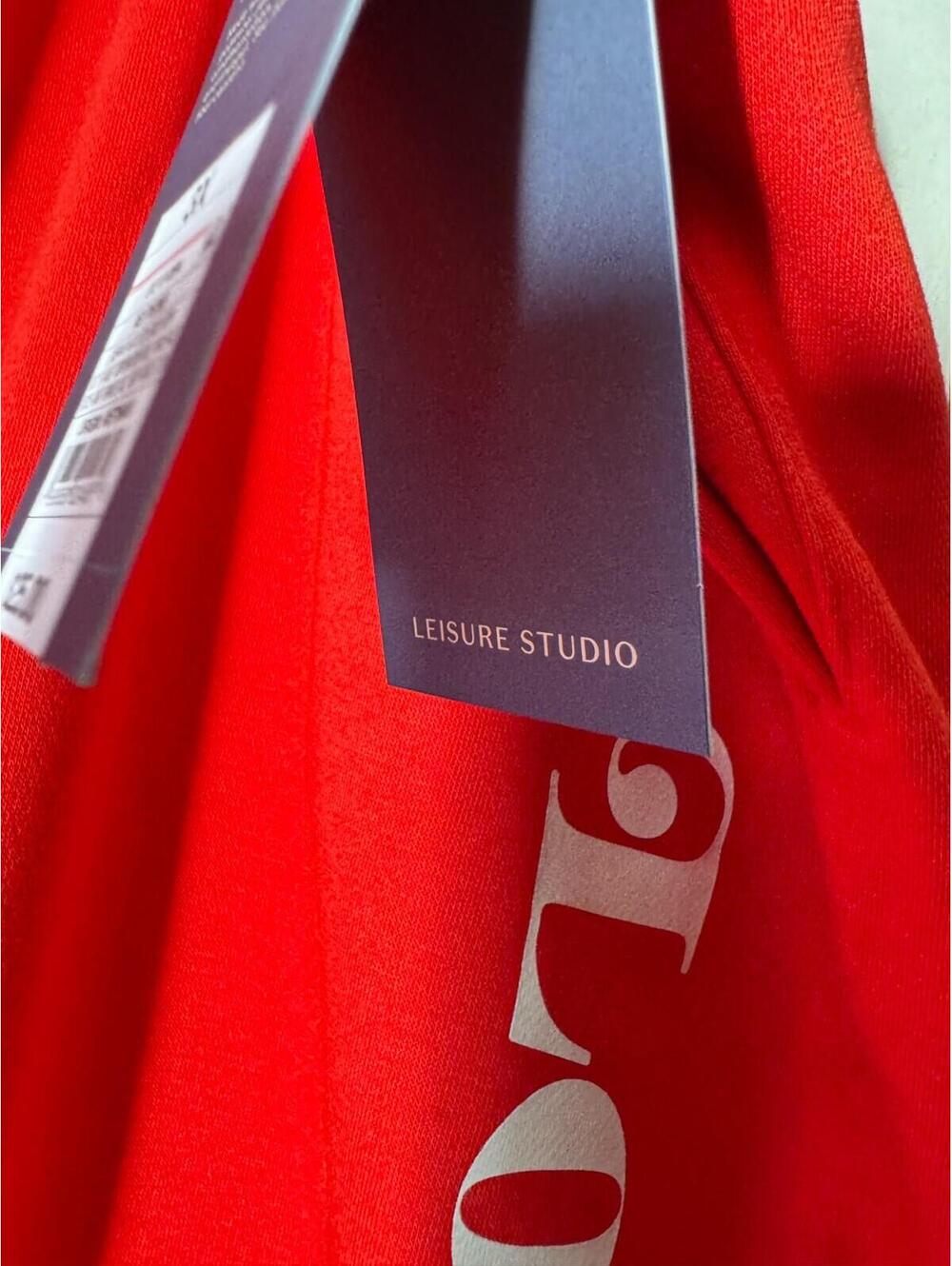 Leisure Studio Women's Red Sweatpants, Love, with back pocket, NWT, 3X - Picture 5 of 5